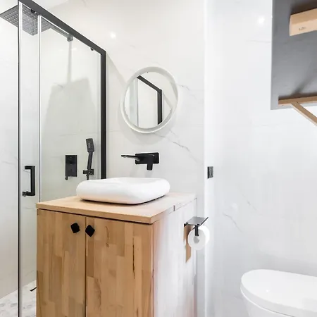 Massena Square - Ultra 1 Bdr Apartment