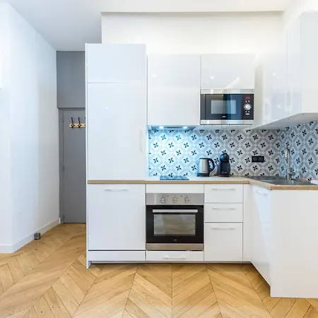 Massena Square - Ultra 1 Bdr *